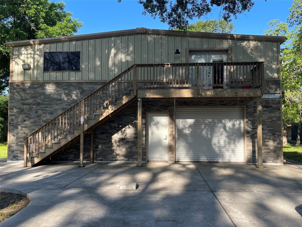 3406 E Bayou Drive E - Photo 0