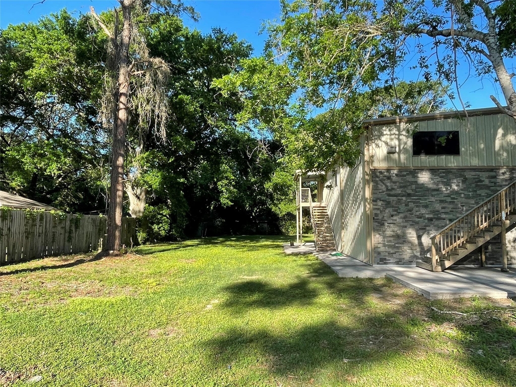 3406 E Bayou Drive E - Photo 2