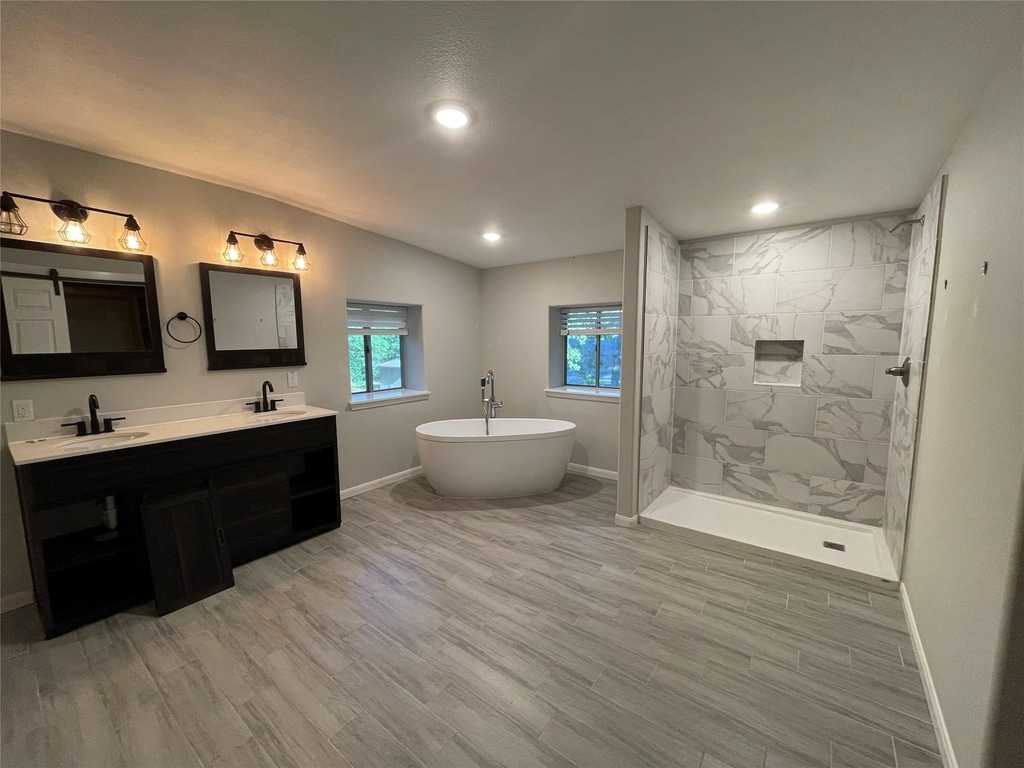 3406 E Bayou Drive E - Photo 8