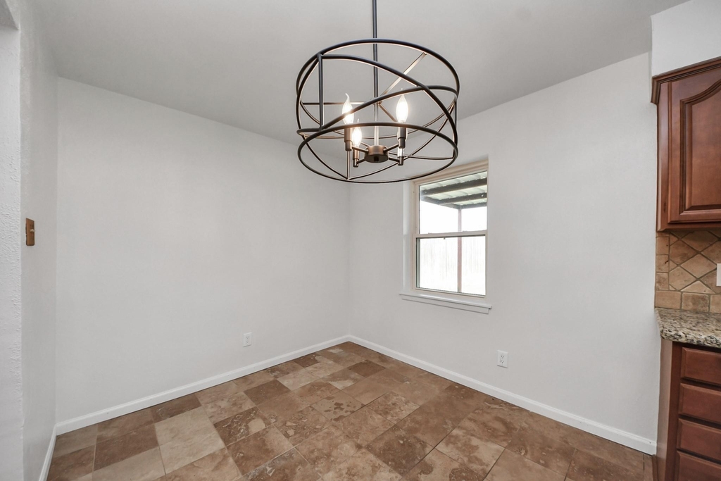 1110 E Brown Lane - Photo 21