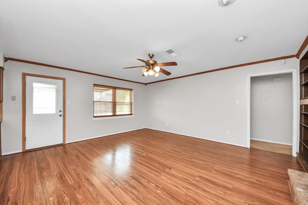1110 E Brown Lane - Photo 17