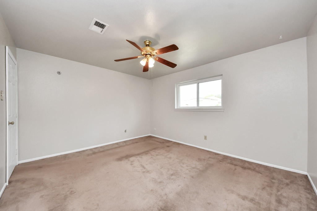 1110 E Brown Lane - Photo 38