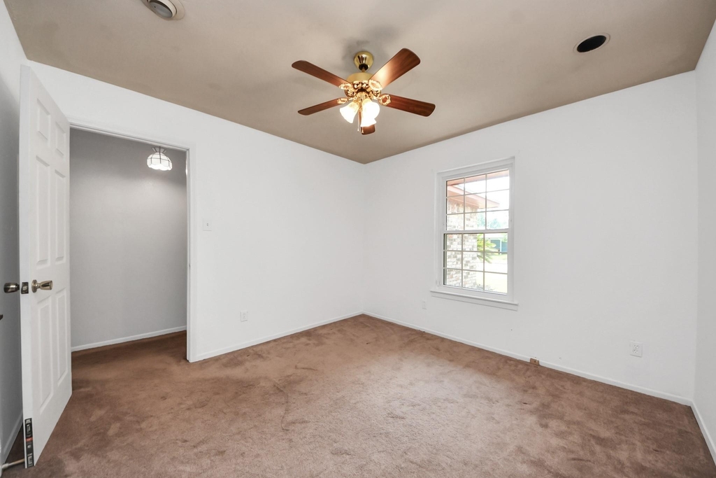 1110 E Brown Lane - Photo 30