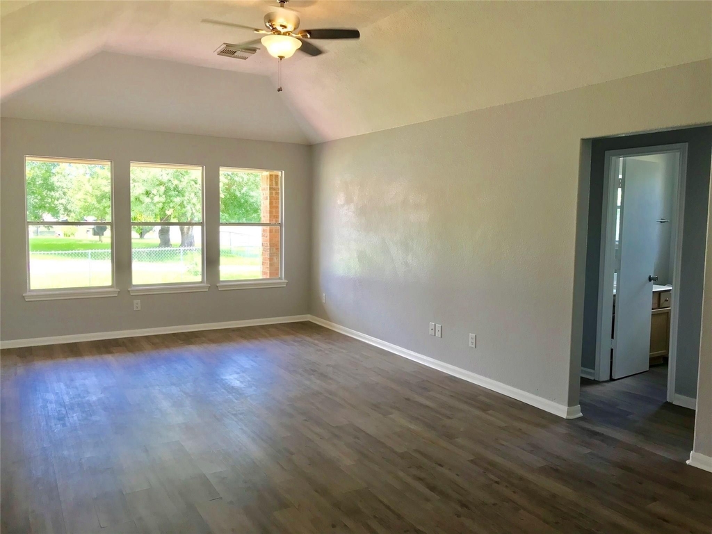 2602 27th Avenue N - Photo 5