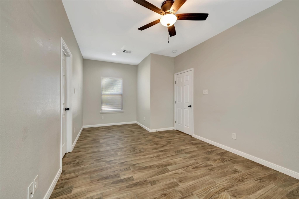 904 W Sealy - Photo 12