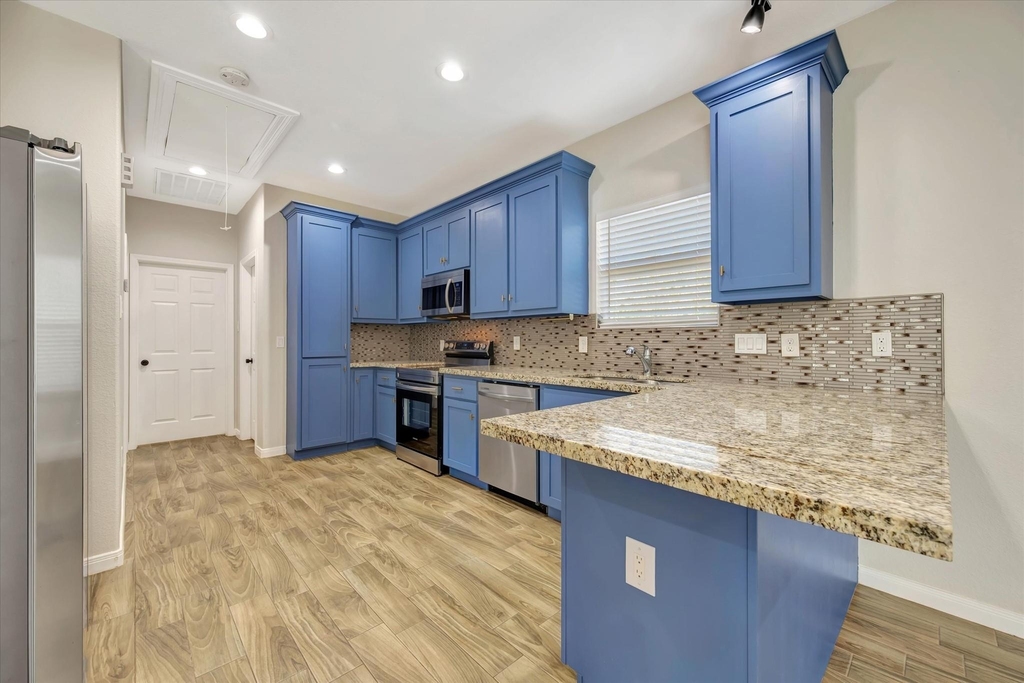 904 W Sealy - Photo 6