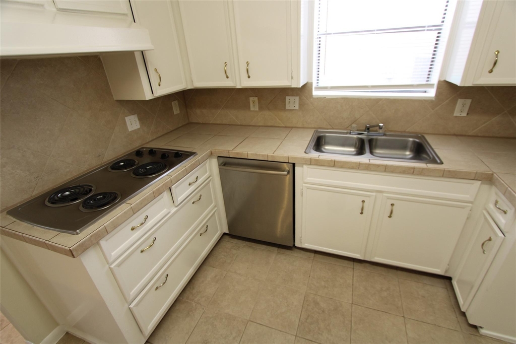 9846 Sagepike Drive - Photo 8