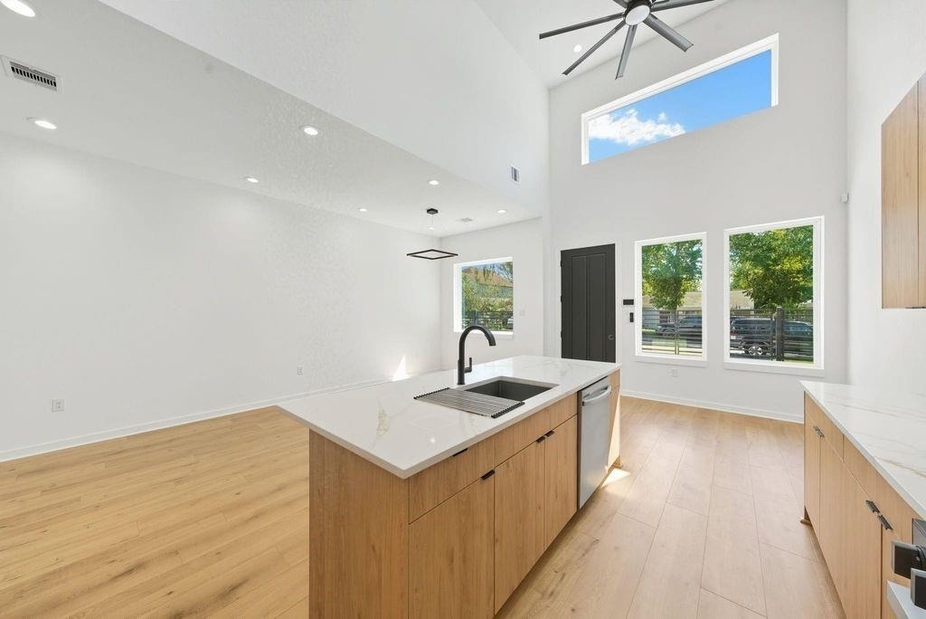 5029 Van Fleet Street - Photo 3