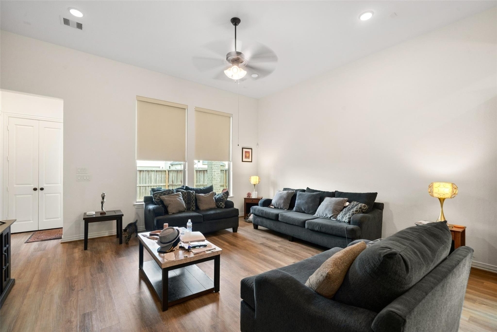 20802 Mirror Point Drive - Photo 4