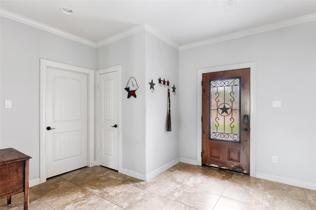 1922 Shark Court - Photo 4
