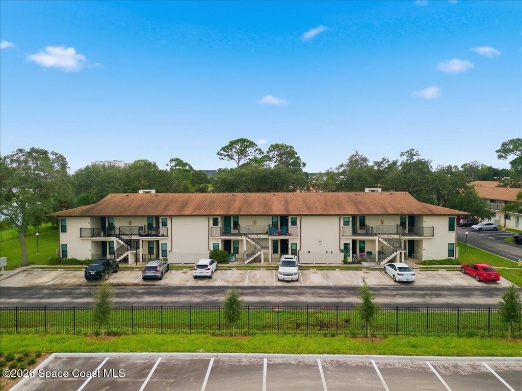 515 Landings Way - Photo 0