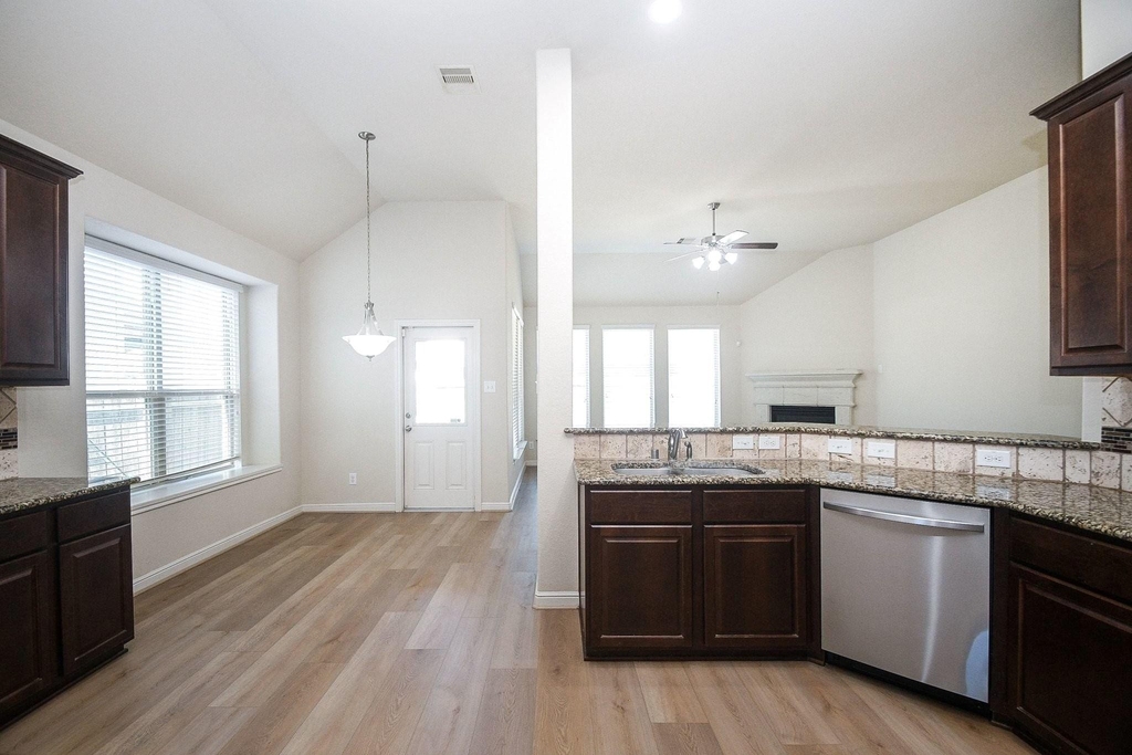 15107 Jenista Lane - Photo 22