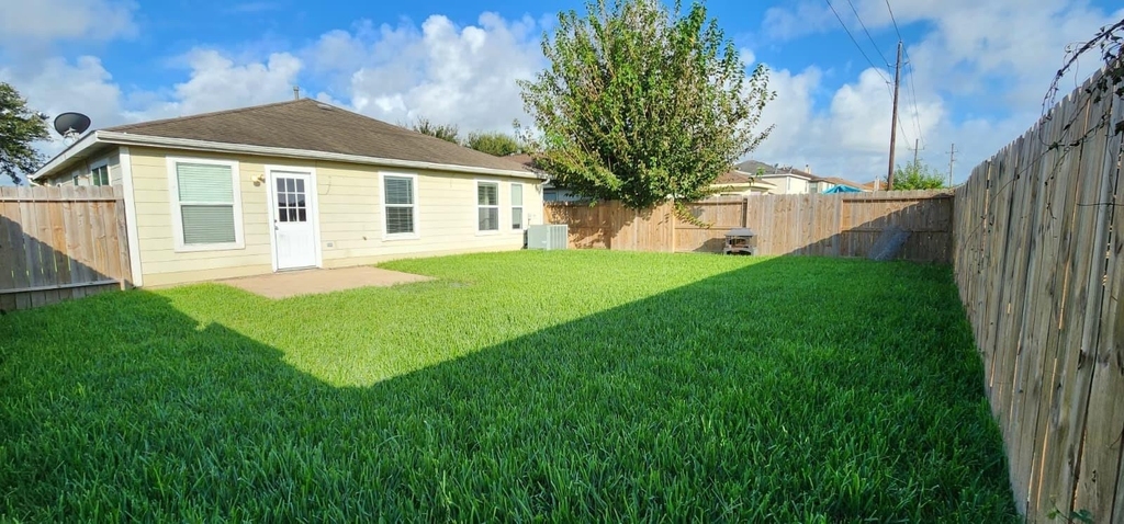 7514 Appleberry Drive - Photo 4
