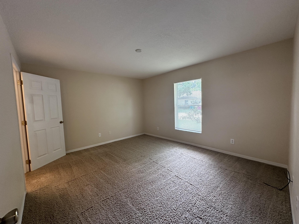 2058 Foxwood Drive - Photo 7