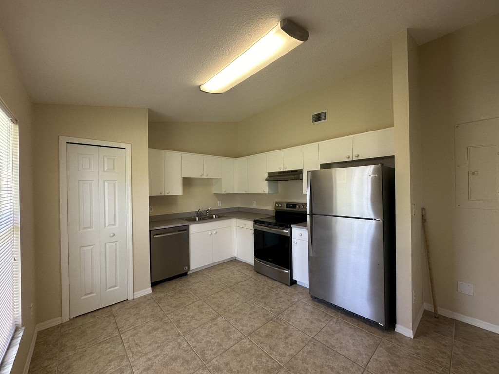 2058 Foxwood Drive - Photo 2