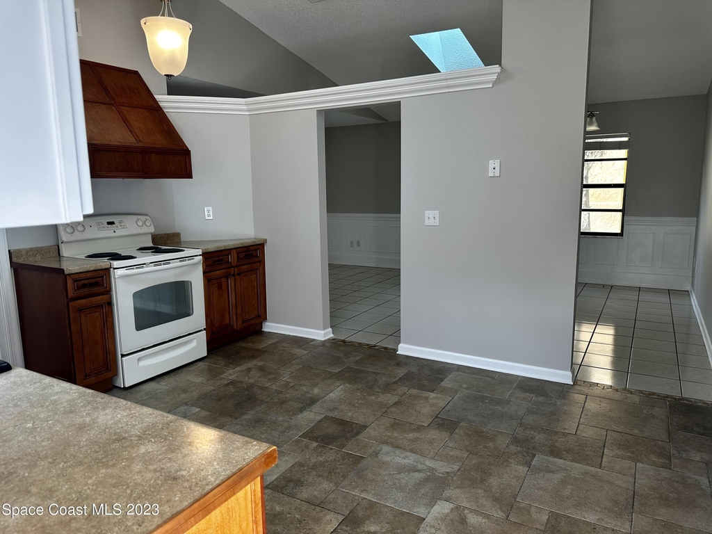 3709 Tree Line Boulevard - Photo 4