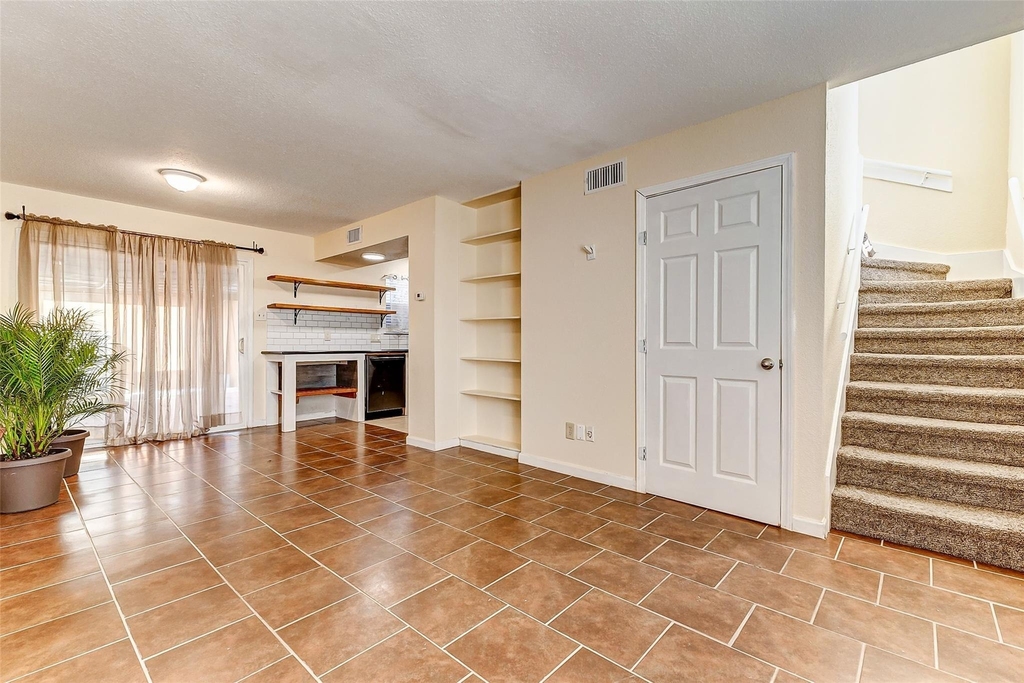 1509 Bonanza Road - Photo 2