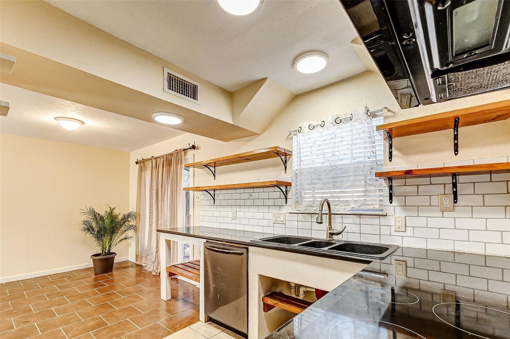1509 Bonanza Road - Photo 6