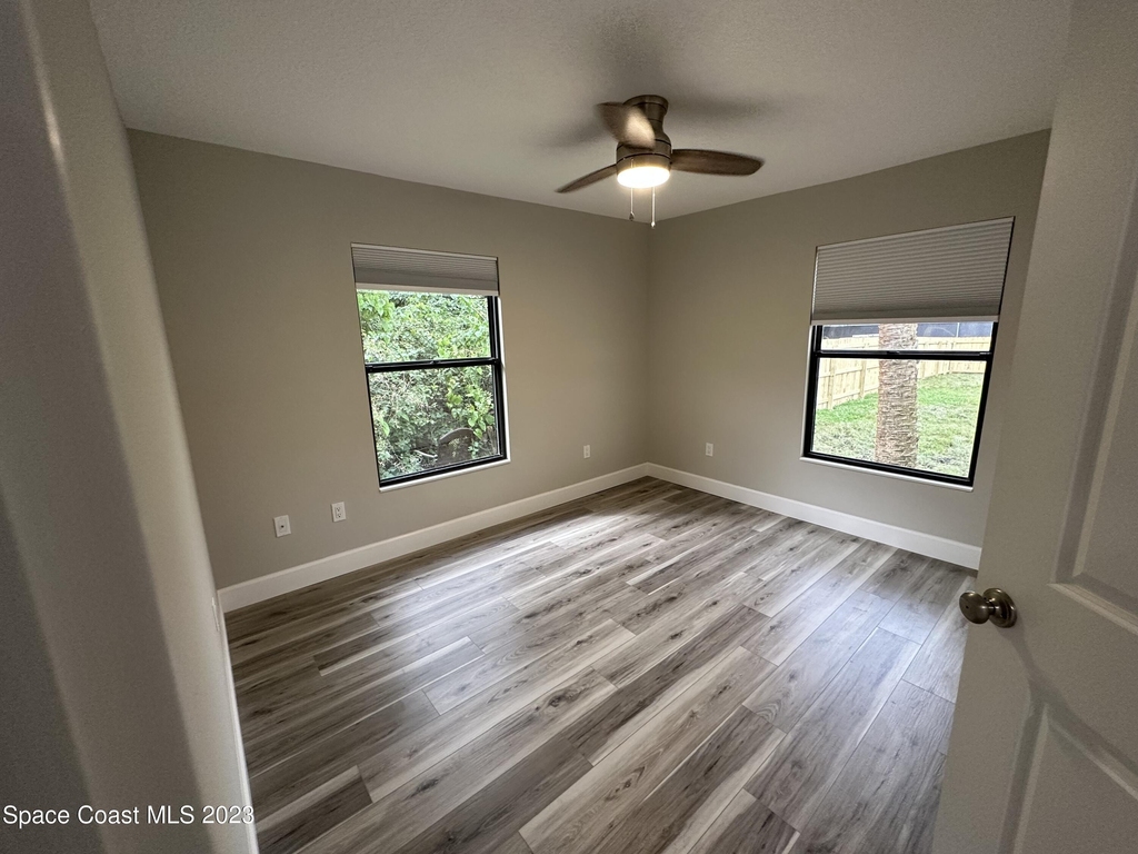 63 Sw Shannon Avenue - Photo 3