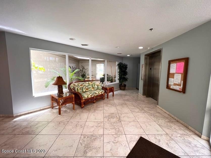 425 Buchanan Avenue - Photo 1