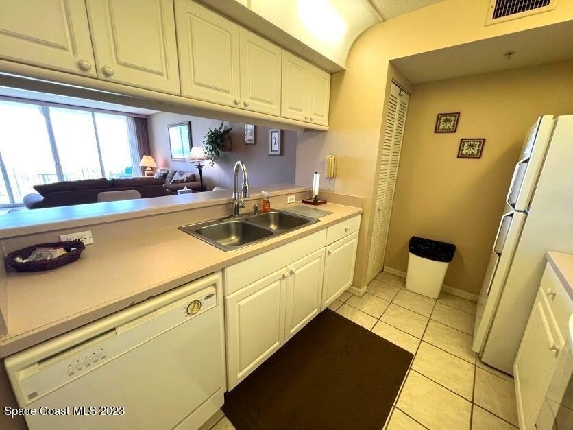 425 Buchanan Avenue - Photo 9