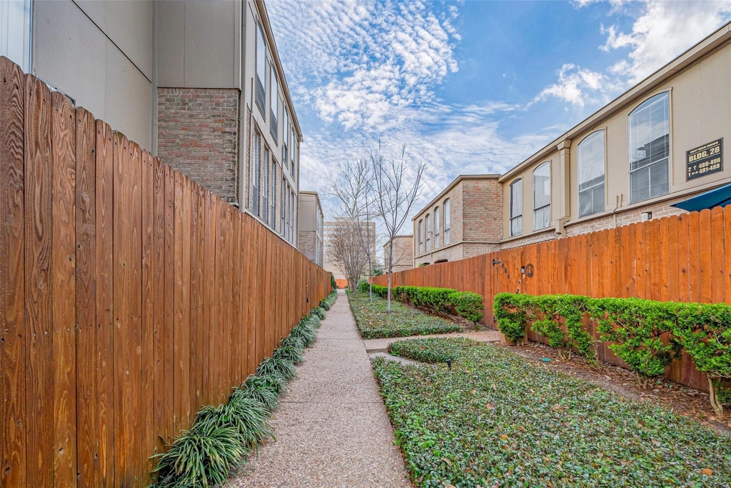 4639 Wild Indigo Street - Photo 15