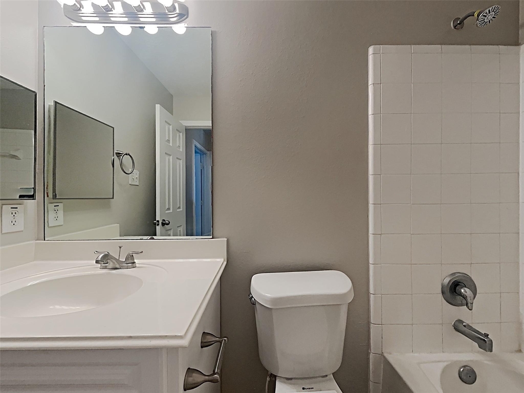 9010 York Hollow Lane - Photo 13