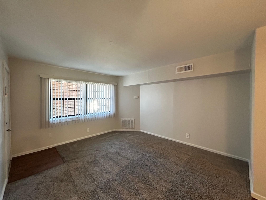 3629 N Macgregor Wa - Photo 3