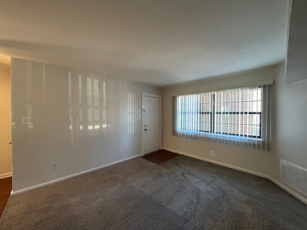 3629 N Macgregor Wa - Photo 4