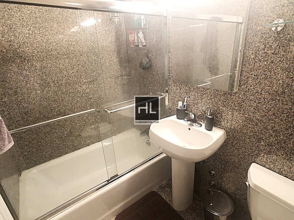 West 58th Street - Photo 3