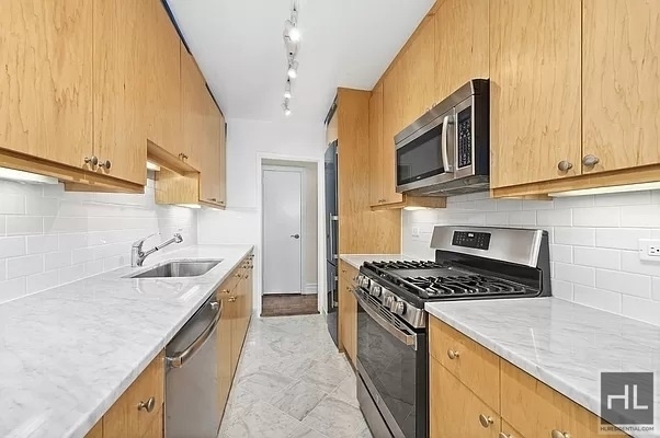 East 79 Street - Photo 1