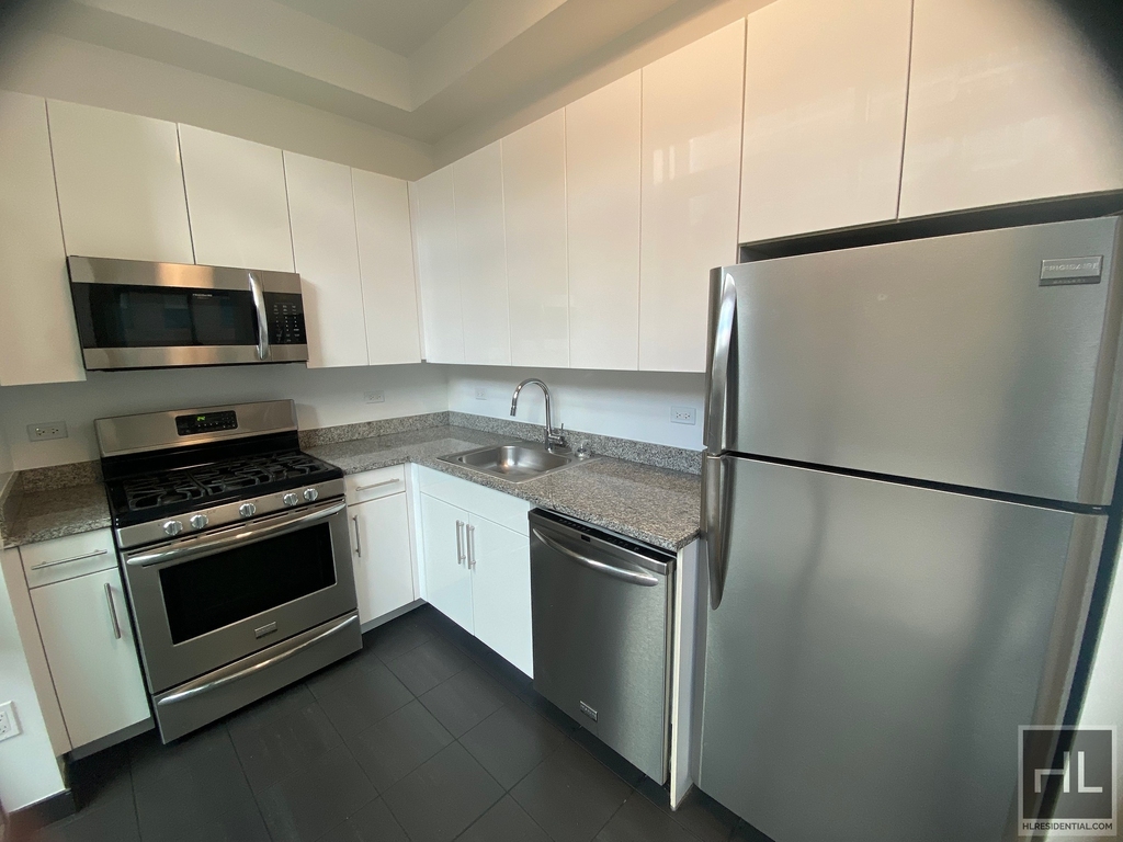 West 37th Street - Photo 1