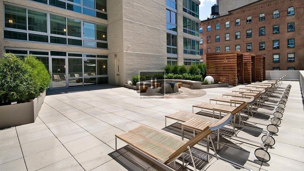 West 37th Street - Photo 5
