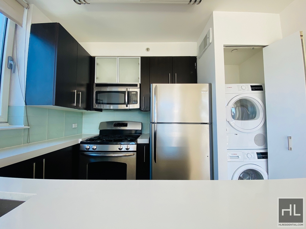 West 37th Street - Photo 1
