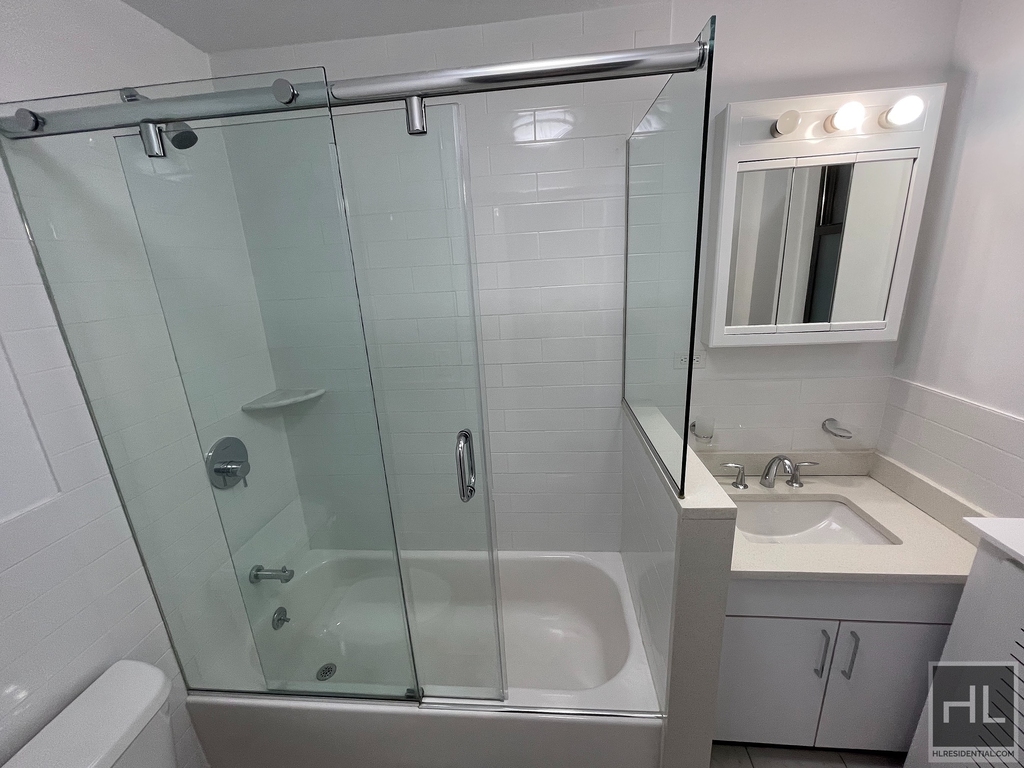 West 55 Street - Photo 3