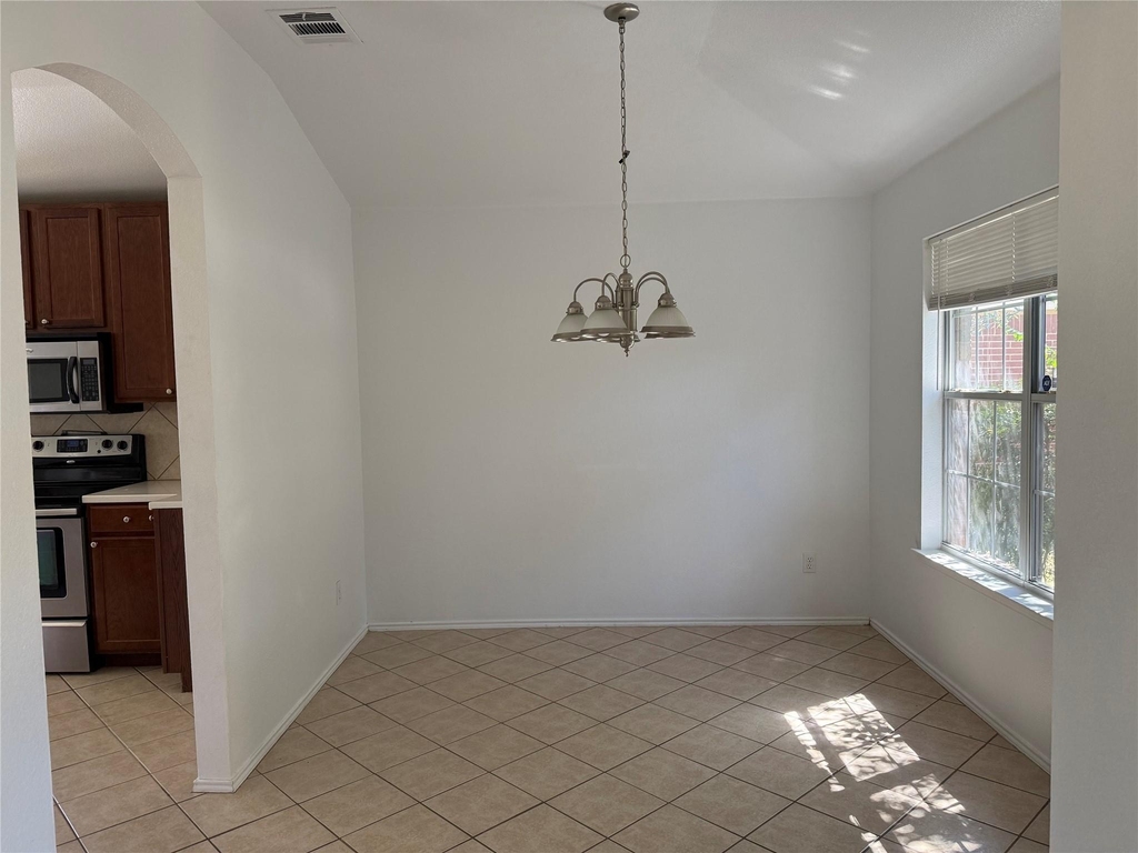 211 Waterlily Way - Photo 6