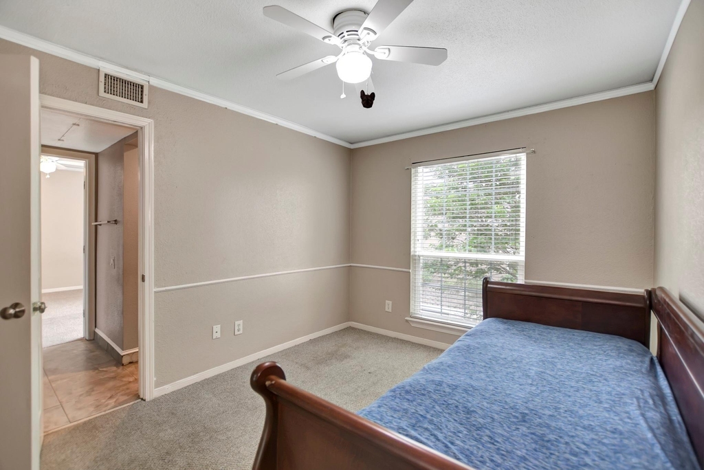 1880 White Oak Drive - Photo 18