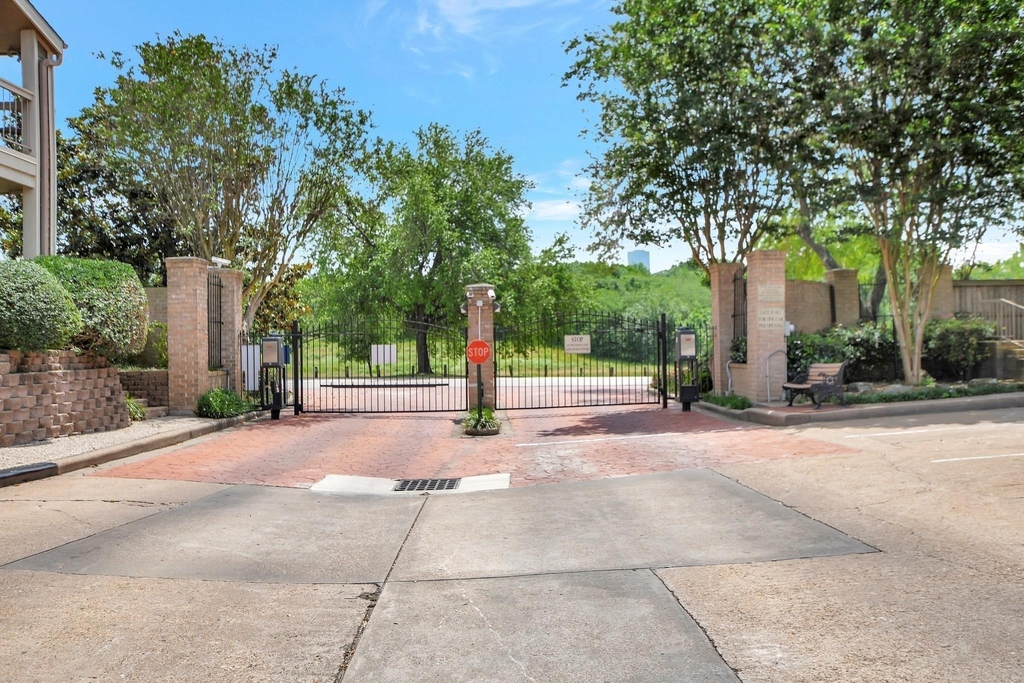 1880 White Oak Drive - Photo 21