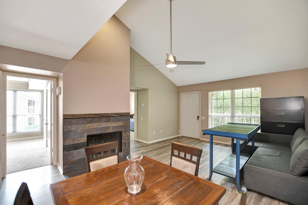 1880 White Oak Drive - Photo 8
