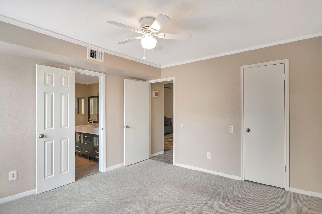 1880 White Oak Drive - Photo 16