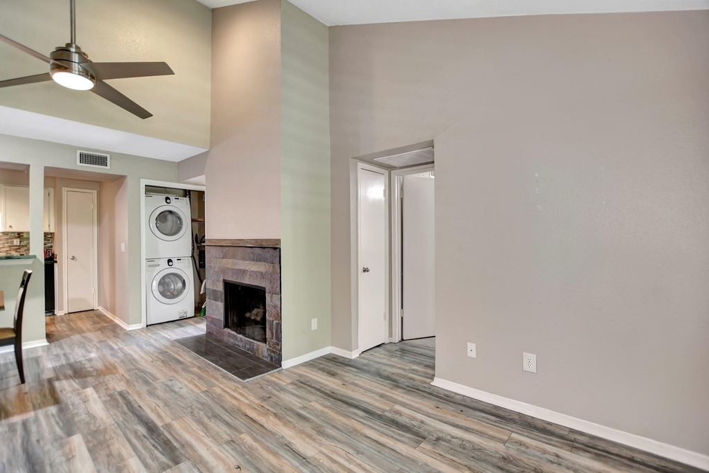 1880 White Oak Drive - Photo 6