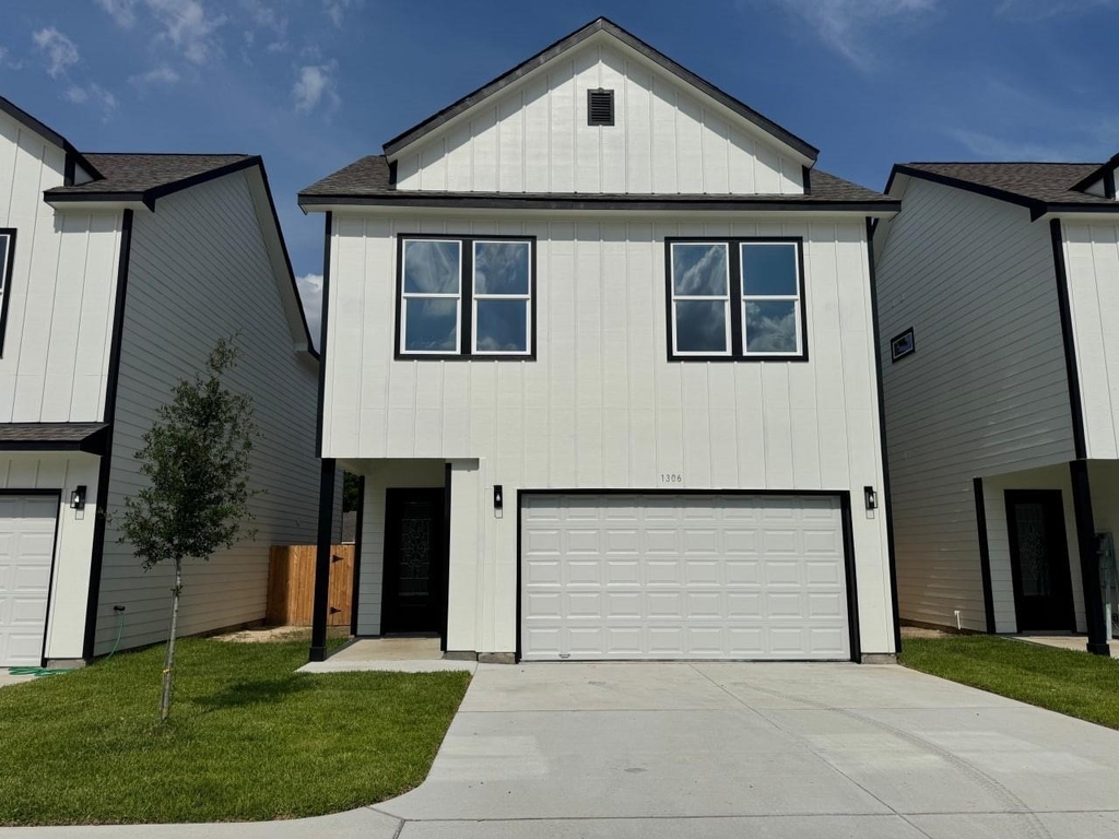 1306 Duff Lane - Photo 0