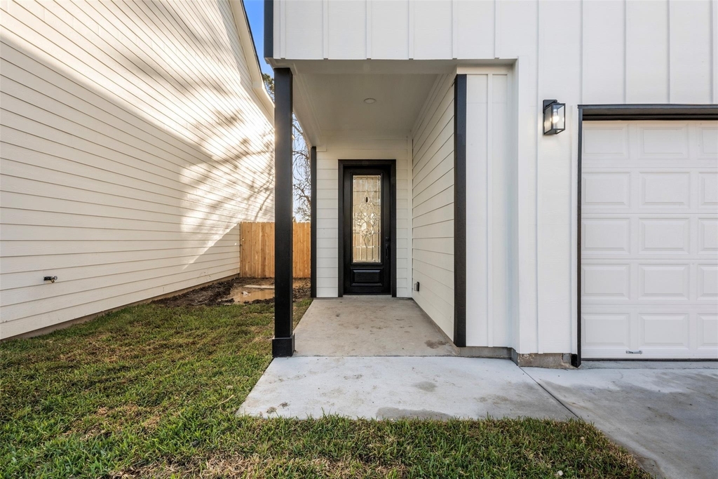 1306 Duff Lane - Photo 3