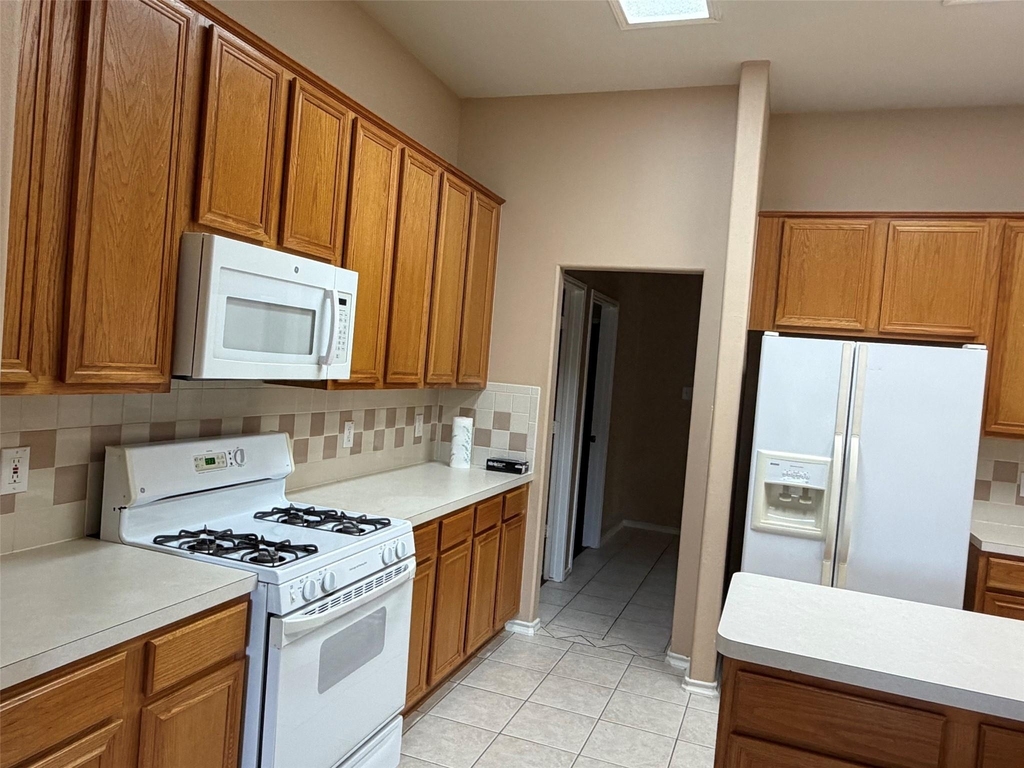 10015 Elm Knoll Trail - Photo 4