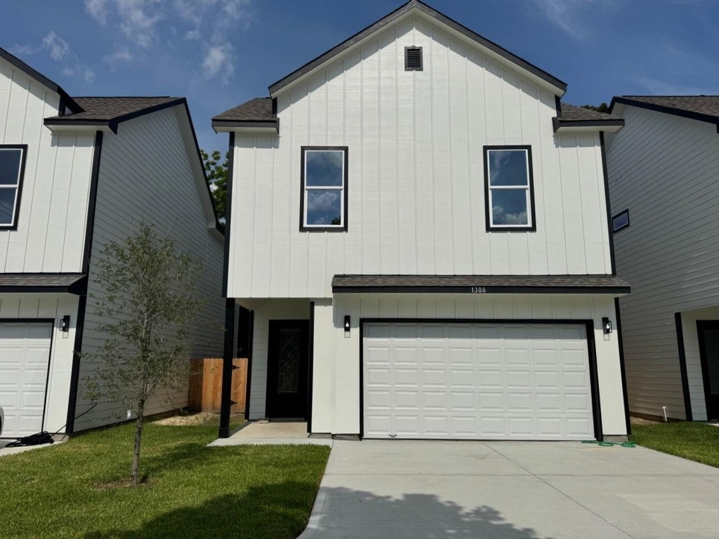 1308 Duff Lane - Photo 0