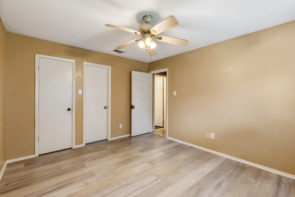 10722 Highland Woods Drive - Photo 8