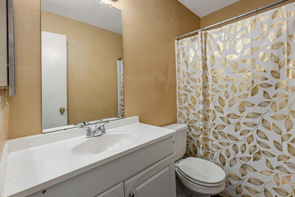 10722 Highland Woods Drive - Photo 10