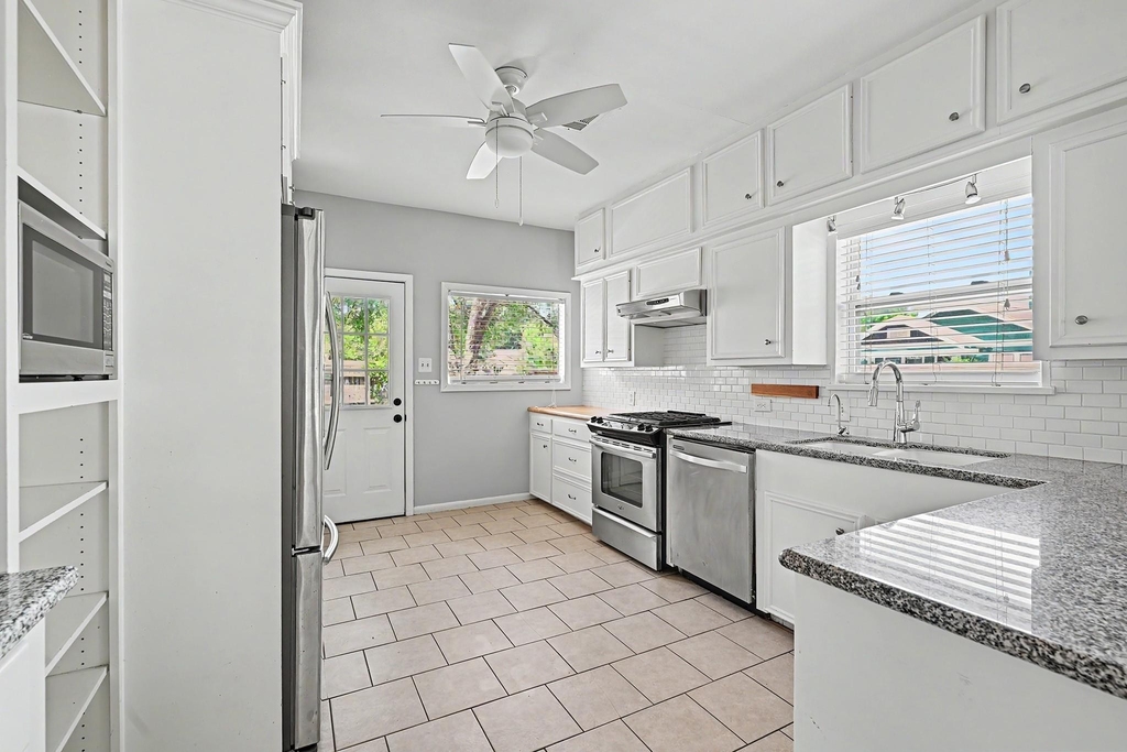 4035 Michaux Street - Photo 8