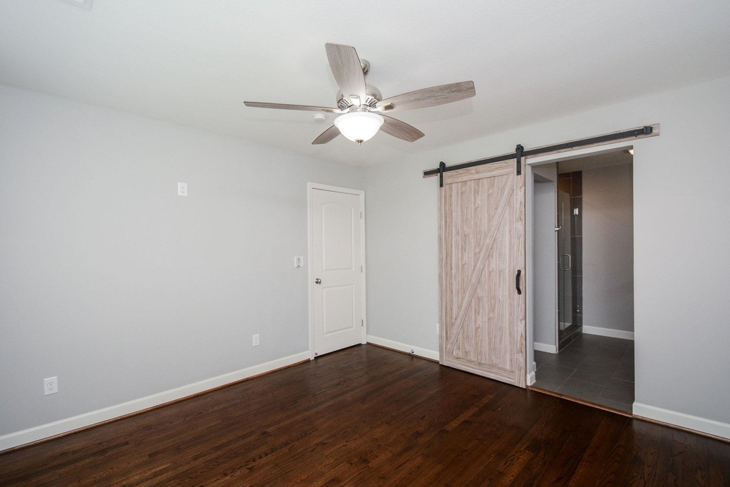 7926 Ridgeview Drive - Photo 10