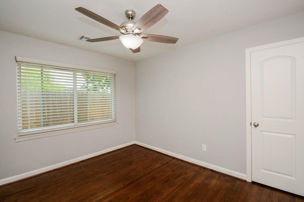 7926 Ridgeview Drive - Photo 19